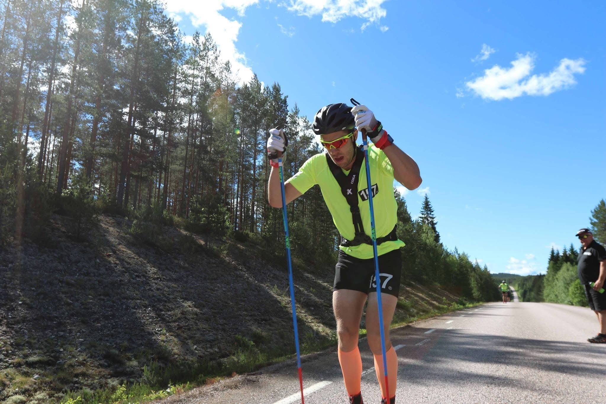 Fredrik Byström på den tiden det begav sig och vi testade hur långa stavar man kunde köra.
